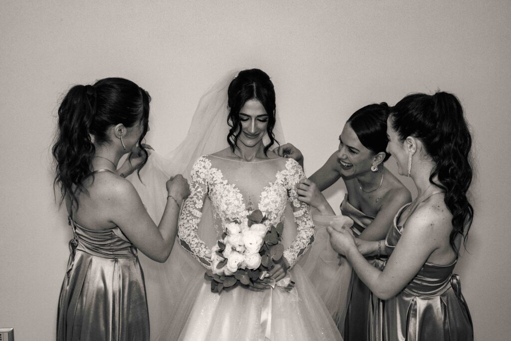 la sposa con le damigelle
